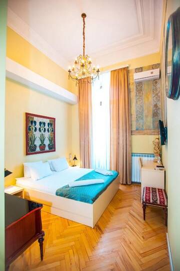 Фотографии Отель Rustaveli Hotel г. Тбилиси (Грузия) №2 Фото Отель Rustaveli Hotel г. Тбилиси 2