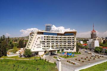 Фотографии Отель Sheraton Grand Tbilisi Metechi Palace г. Тбилиси (Грузия) №1 Фото Отель Sheraton Grand Tbilisi Metechi Palace г. Тбилиси 1
