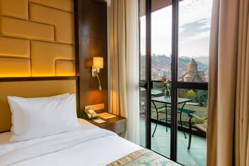 Фотографии Отель KMM Hotel г. Тбилиси (Грузия) №1 Фото Отель KMM Hotel г. Тбилиси 1