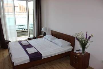 Фотографии Отель Hotel Nina г. Тбилиси (Грузия) №1 Фото Отель Hotel Nina г. Тбилиси 1