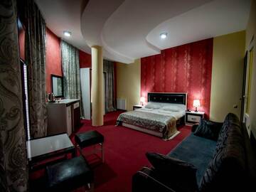 Фотографии Отель Hotel Batoni Near Airport г. Тбилиси (Грузия) №1 Фото Отель Hotel Batoni Near Airport г. Тбилиси 1