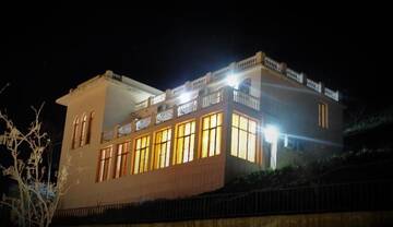 Фотографии Виллы Castlerock Villa г. Тбилиси (Грузия) №3 Фото Виллы Castlerock Villa г. Тбилиси 3
