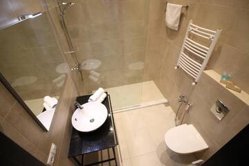 Фотографии Отель Super Luxury Apartments г. Тбилиси (Грузия) №5 Фото Отель Super Luxury Apartments г. Тбилиси 5