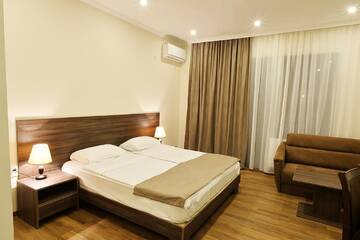 Фотографии Отель MGK Hotel г. Тбилиси (Грузия) №1 Фото Отель MGK Hotel г. Тбилиси 1