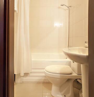 Фотографии Отель Hotel Skip г. Тбилиси (Грузия) №4 Фото Отель Hotel Skip г. Тбилиси 4