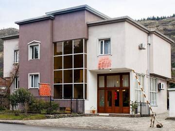 Фотографии Отель Hotel Skip г. Тбилиси (Грузия) №1 Фото Отель Hotel Skip г. Тбилиси 1