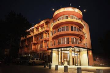 Фотографии Отель Hotel Lux г. Тбилиси (Грузия) №1 Фото Отель Hotel Lux г. Тбилиси 1