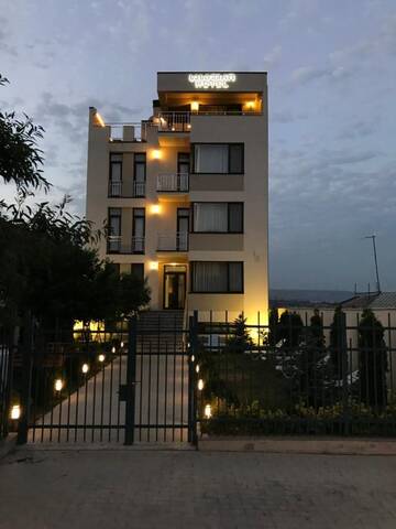Фотографии Отель Hotel King Tom г. Тбилиси (Грузия) №4 Фото Отель Hotel King Tom г. Тбилиси 4