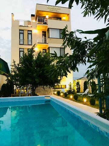 Фотографии Отель Hotel King Tom г. Тбилиси (Грузия) №1 Фото Отель Hotel King Tom г. Тбилиси 1