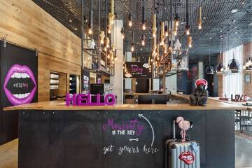 Фотографии Отель Moxy Tbilisi by Marriott г. Тбилиси (Грузия) №5 Фото Отель Moxy Tbilisi by Marriott г. Тбилиси 5