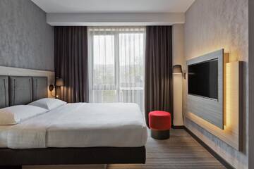 Фотографии Отель Moxy Tbilisi by Marriott г. Тбилиси (Грузия) №2 Фото Отель Moxy Tbilisi by Marriott г. Тбилиси 2