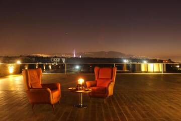 Фотографии Отель Jazz Hotel г. Тбилиси (Грузия) №2 Фото Отель Jazz Hotel г. Тбилиси 2