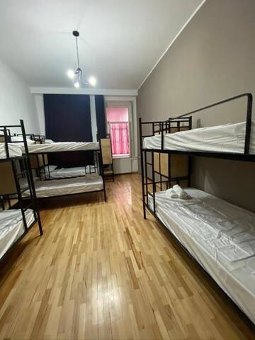 Фотографии Хостелы Red Door г. Тбилиси (Грузия) №2 Фото Хостелы Red Door г. Тбилиси 2
