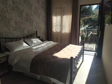 Фотографии Отель Hotisi Hotel г. Тбилиси (Грузия) №4 Фото Отель Hotisi Hotel г. Тбилиси 4