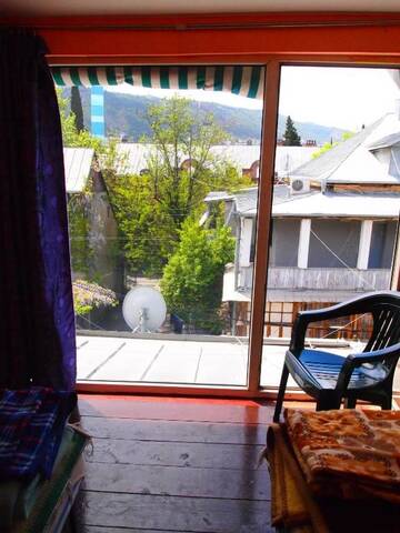 Фото номера Двухместный номер с 2 отдельными кроватями Гостевой дом Green Stairs Guest house г. Тбилиси 25