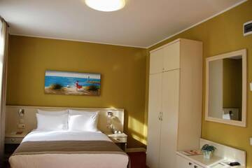 Фото номера Стандартный двухместный номер с 1 кроватью Отель Sharden Villa Hotel г. Тбилиси 4