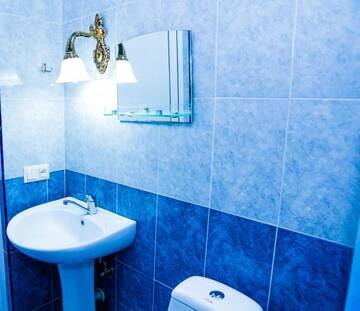 Фото номера Стандартный трехместный номер Отель Рио г. Тбилиси 5