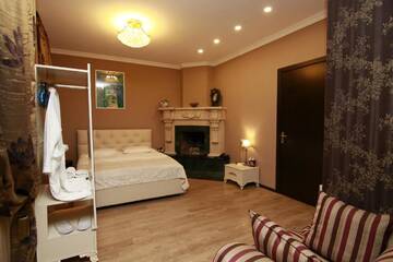 Фото номера Двухместный номер с 1 кроватью и балконом Отель Kope Hotel г. Тбилиси 4