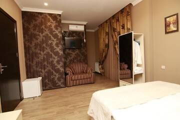 Фото номера Двухместный номер с 1 кроватью и балконом Отель Kope Hotel г. Тбилиси 3