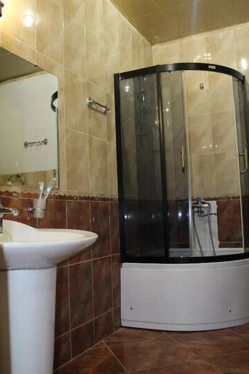 Фото номера Семейный суперлюкс Отель Dkd-bridge Hotel г. Тбилиси 6