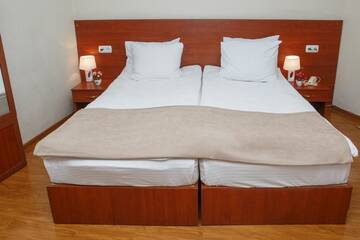 Фото номера Двухместный номер с 1 кроватью или 2 отдельными кроватями Отель Hotel Nata г. Тбилиси 4