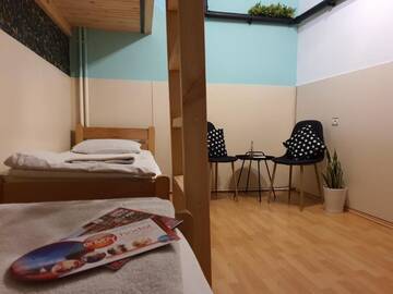 Фото номера Семейный номер с общей ванной комнатой Хостелы Envoy Hostel г. Тбилиси 5