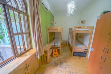 Фото номера Кровать в общем номере для женщин с 4 кроватями Хостелы Envoy Hostel г. Тбилиси 3