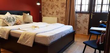 Фото номера Двухместный номер с 1 кроватью Хостелы Envoy Hostel г. Тбилиси 4