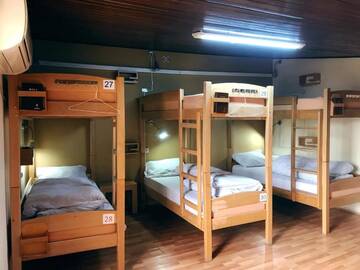 Фото номера Кровать в общем 6-местном номере для мужчин и женщин Хостелы Envoy Hostel г. Тбилиси 2