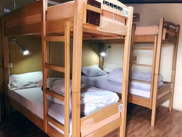 Фото номера Кровать в общем 6-местном номере для мужчин и женщин Хостелы Envoy Hostel г. Тбилиси 3
