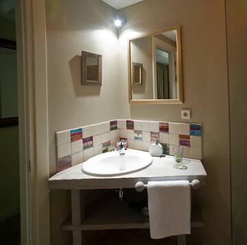 Фото номера Стандартный одноместный номер Отель No12 Boutique Hotel г. Тбилиси 5