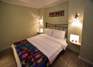 Фото номера Стандартный двухместный номер с 1 кроватью Отель No12 Boutique Hotel г. Тбилиси 9