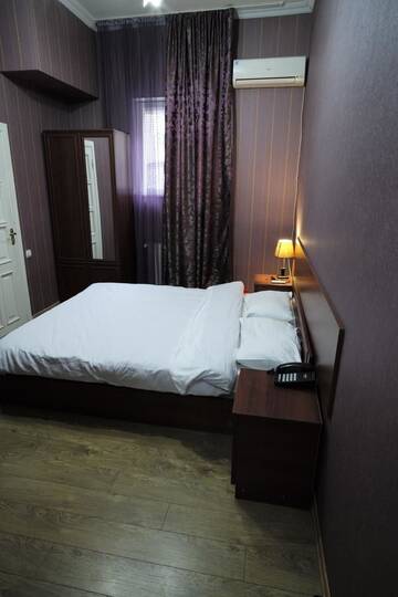 Фото номера Стандартный двухместный номер с 1 кроватью Отель Hotel Kalanga г. Тбилиси 2