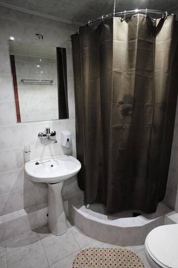 Фото номера Стандартный двухместный номер с 1 кроватью Отель Hotel Kalanga г. Тбилиси 3