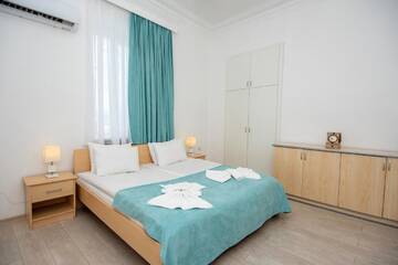 Фото номера Улучшенный двухместный номер с 1 кроватью Отель Lowell Hotel г. Тбилиси 6