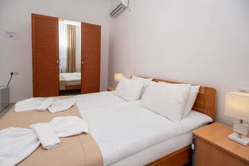 Фото номера Семейный номер Отель Lowell Hotel г. Тбилиси 9