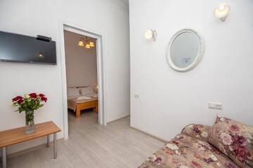 Фото номера Семейный номер Отель Lowell Hotel г. Тбилиси 6