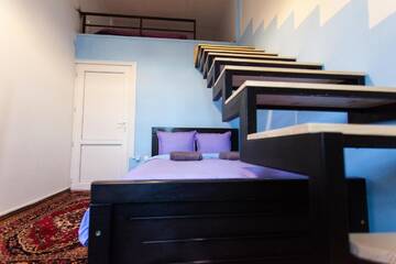 Фото номера Четырехместный номер с общей ванной комнатой Хостелы Namaste Hostel г. Тбилиси 17