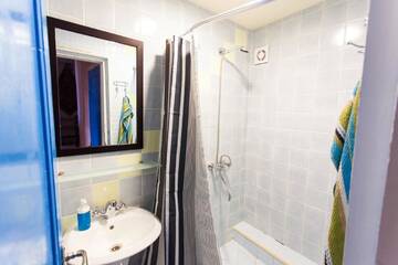 Фото номера Односпальная кровать в общем номере Хостелы Namaste Hostel г. Тбилиси 5