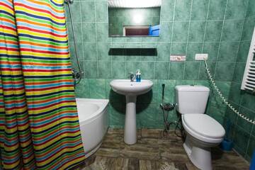 Фото номера Четырехместный номер с общей ванной комнатой Хостелы Namaste Hostel г. Тбилиси 15