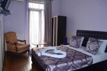 Фото номера Стандартный двухместный номер с 1 кроватью Отель Hotel Rich г. Тбилиси 4