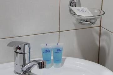 Фото номера Двухместный номер Делюкс с 1 кроватью и балконом Отели типа «постель и завтрак» B&amp;B Old Tbilisi г. Тбилиси 8