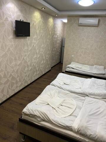 Фото номера Стандартный трехместный номер Отель 7 Baits Hotel г. Тбилиси 2