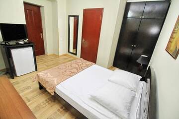 Фото номера Стандартный двухместный номер с 1 кроватью Мини-отель Almeto Hotel г. Тбилиси 5