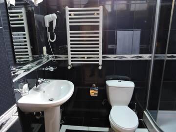 Фото номера Люкс с балконом Гостевой дом My House Hotel г. Тбилиси 8