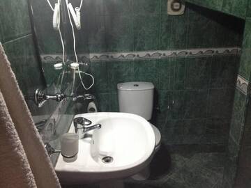 Фото номера Четырехместный номер с балконом Гостевой дом My House Hotel г. Тбилиси 7