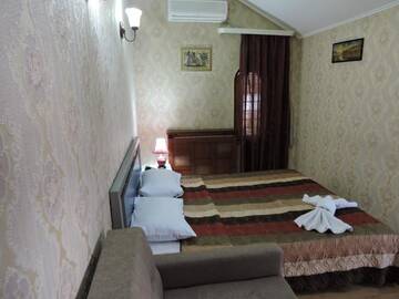 Фото номера Четырехместный номер с балконом Гостевой дом My House Hotel г. Тбилиси 9