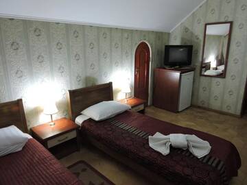 Фото номера Трехместный номер с балконом Гостевой дом My House Hotel г. Тбилиси 7