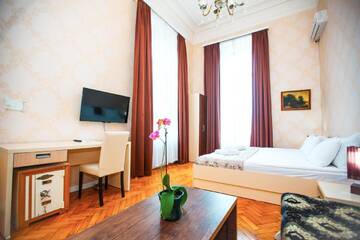 Фото номера Семейный номер «Комфорт» Отель Rustaveli Hotel г. Тбилиси 2