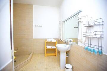 Фото номера Апартаменты с балконом Отель Rustaveli Hotel г. Тбилиси 20